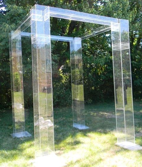 acrylic huppah in the gardens ready for rent for that special wedding